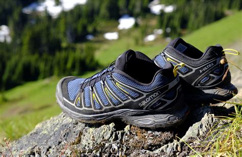 best lightweight trail shoes men.